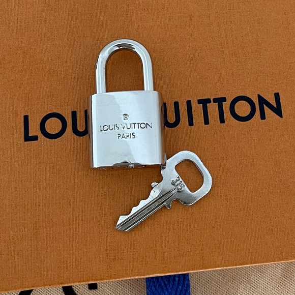 Louis Vuitton Silver Lock and Key France Unisex - Picture 3 of 8